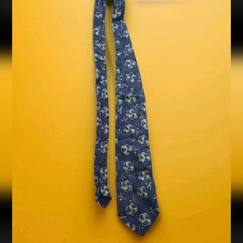 Vintage Men's Neck Tie Britghes Great Outdoors Blue Floral Pattern Regular 55"